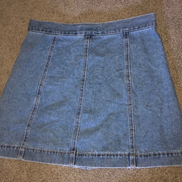 Button up Denim skirt - Picture 2 of 3